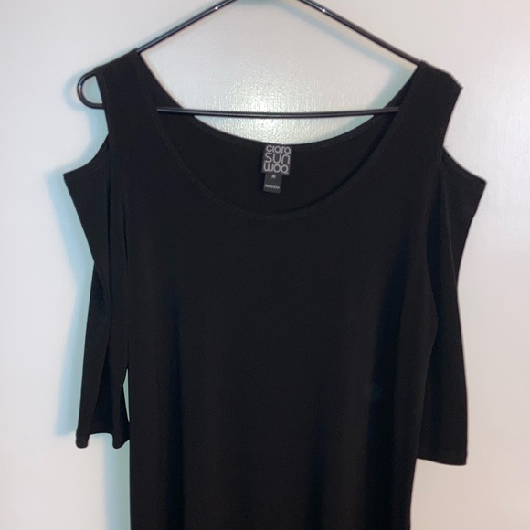 Clara Sun Woo, Size M, Black cut out Shoulder, Tunic Top - Picture 9 of 11
